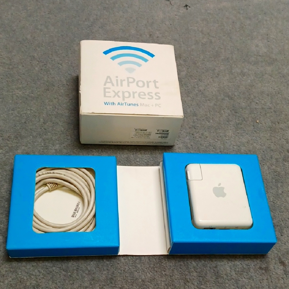 Apple Airport Express With AirTunes